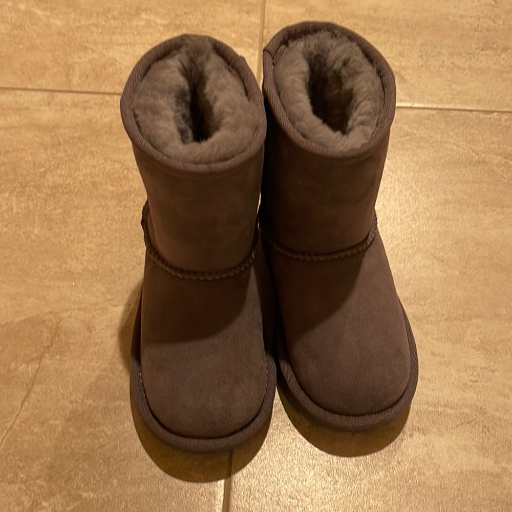 Brand new uggs never worn